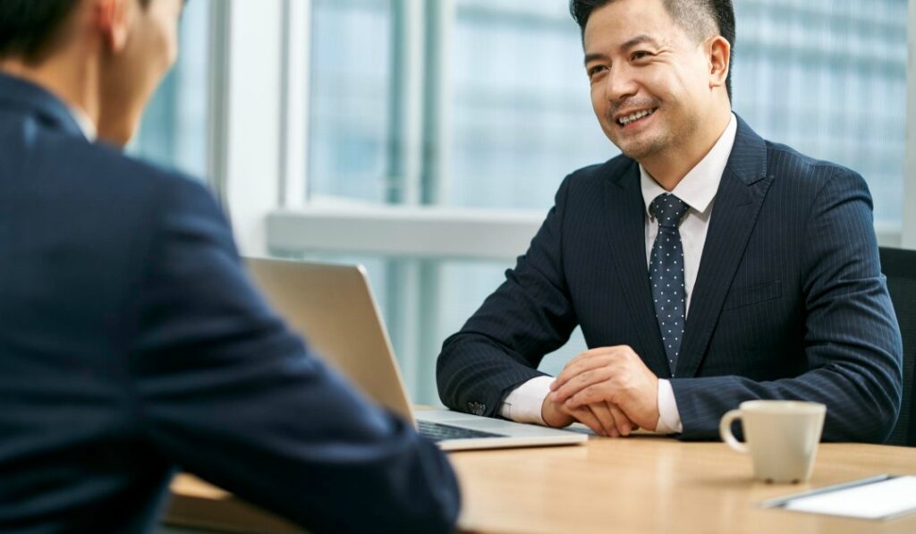 退職代行を利用して企業に損害賠償される例と就業規則の関係性