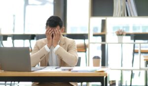 会社が退職の手続きをしてくれない時の辞める方法と相談先