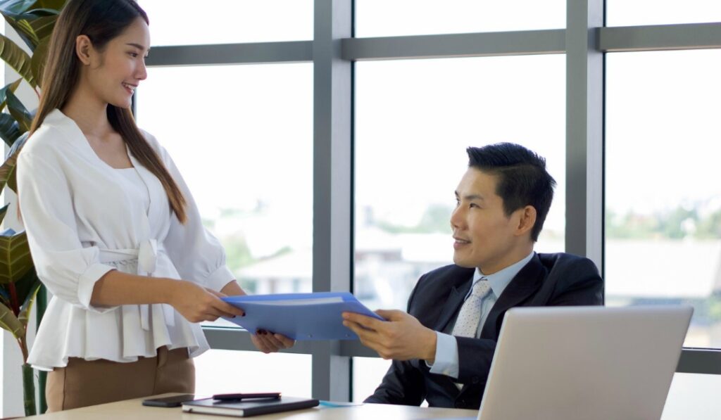 仕事を今すぐ辞めたい人が知っておくべき「就業規則」と即日退職の関係