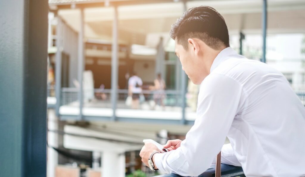 入ったばかりの会社を辞めたいけど退職を伝えるのが気まずい人は退職代行もおすすめ