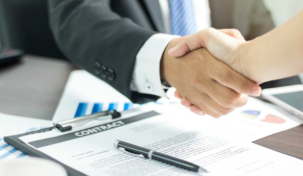 契約社員が1か月で辞めたい理由｜よくある悩みと人事が納得しやすい事情