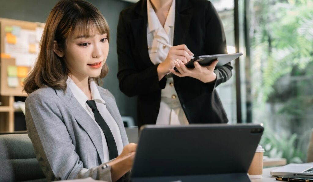 引き継ぎしないで退職は可能?法律や就業規則・規定の基本解説