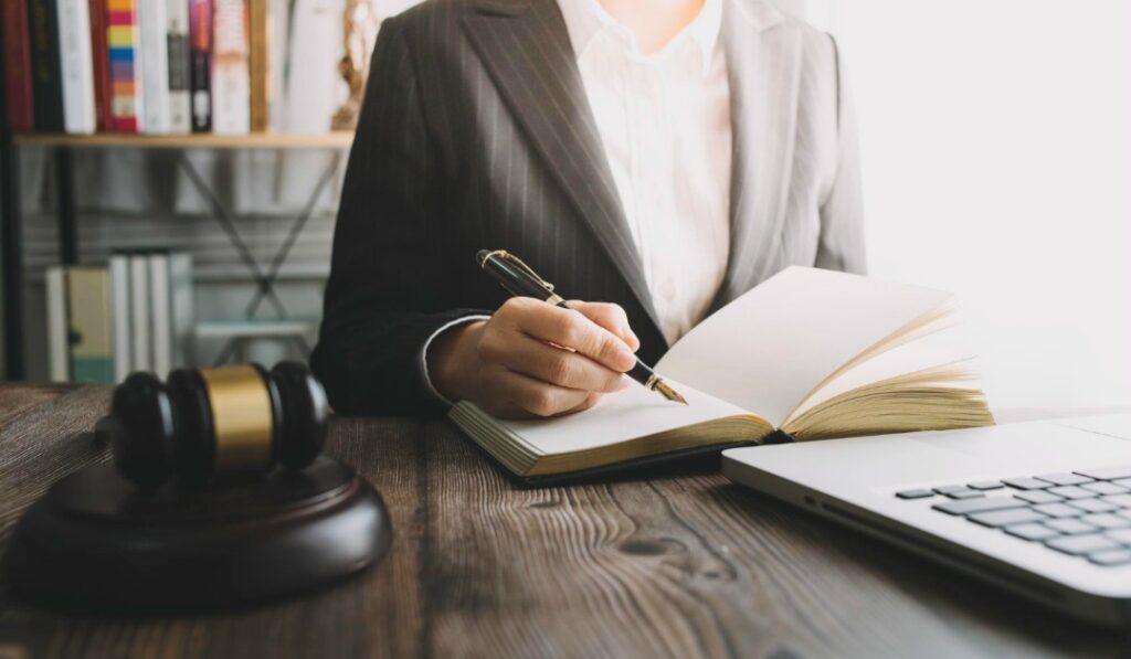 中間管理職の退職代行は失敗のリスクが高い。不安なら専門家(弁護士)に依頼を