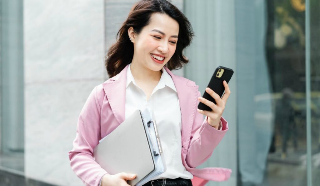 会社の人と関わりたくない場合は退職代行も有効。弁護士法人みやびに相談