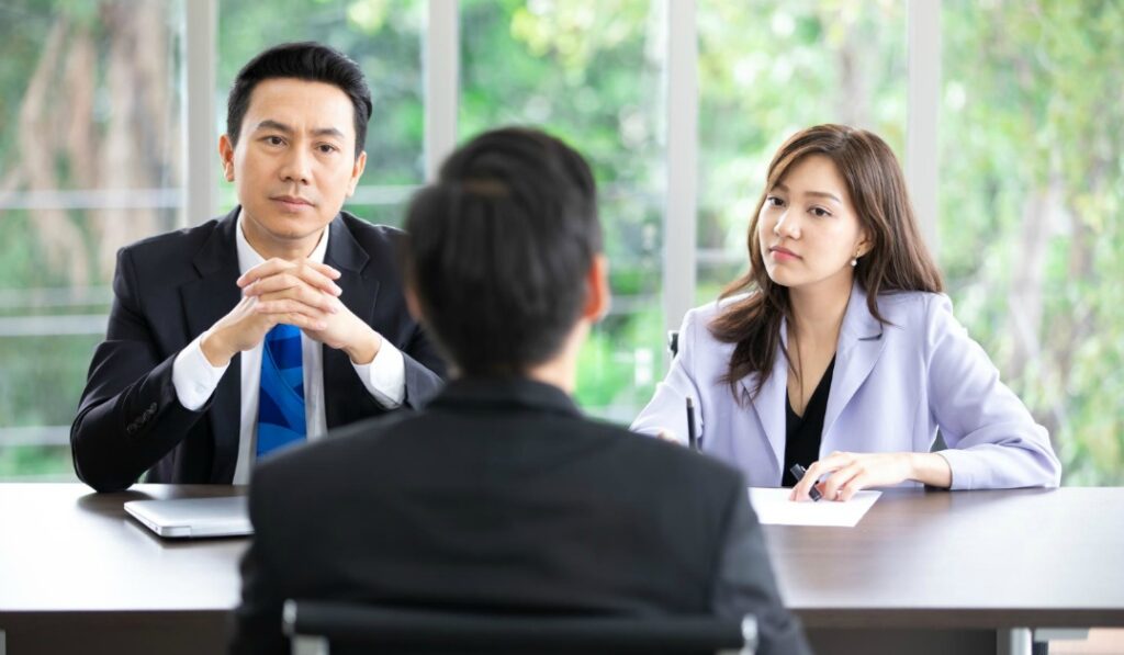 異動や転職で会社の人との関わりを断つメリット