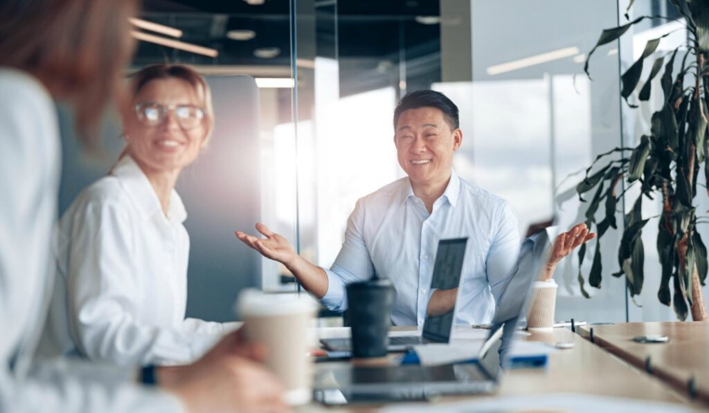 「提携」「監修」を謳う退職代行サービスの落とし穴と違法性の判断基準