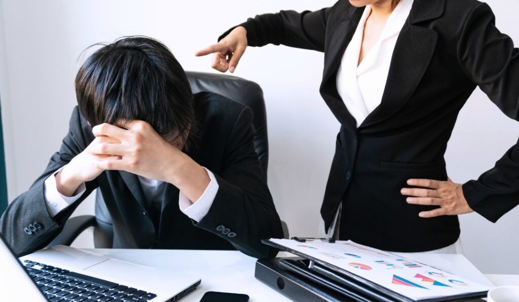 パワハラなど2週間も待てない事情がある場合