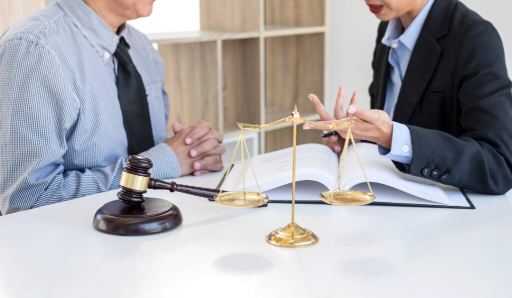 2週間前の退職は非常識なのか。法律上の結論と原則