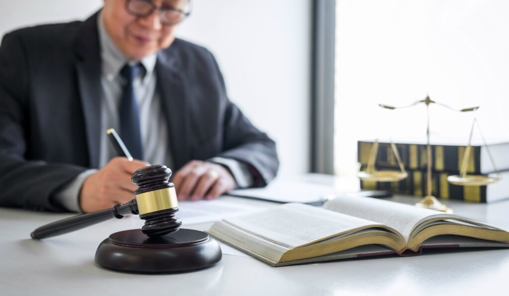 即日退職と損害賠償の不安がある場合は弁護士法人みやびへ相談