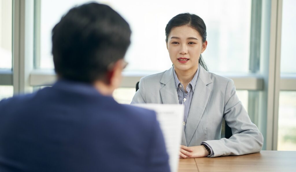 退職引き止めがしつこい会社で実際によくある状況