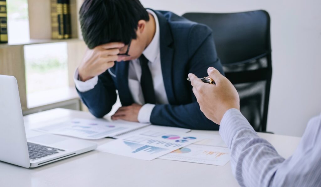 退職引き止めで「損害賠償する」と脅してくる会社は少なくない