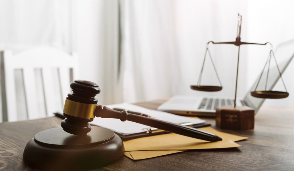 退職引き止めを断っても会社が認めない時の法的な考え方